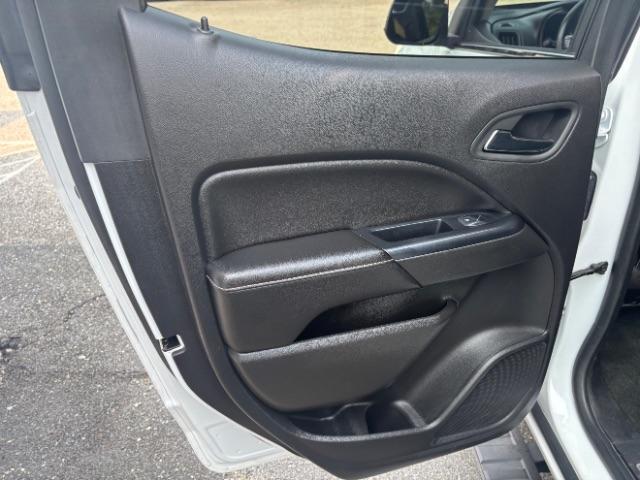 Photo of 2017 Summit White GMC Canyon