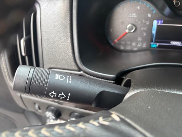 Photo of 2017 Summit White GMC Canyon