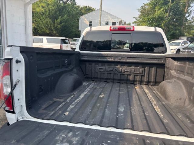 Photo of 2017 Summit White GMC Canyon