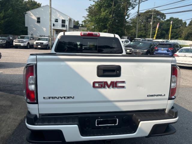 Photo of 2017 Summit White GMC Canyon