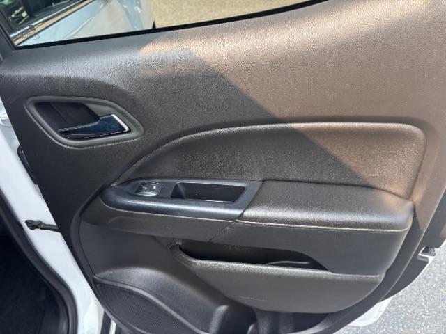 Photo of 2017 Summit White GMC Canyon