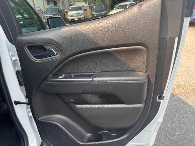 Photo of 2017 Summit White GMC Canyon