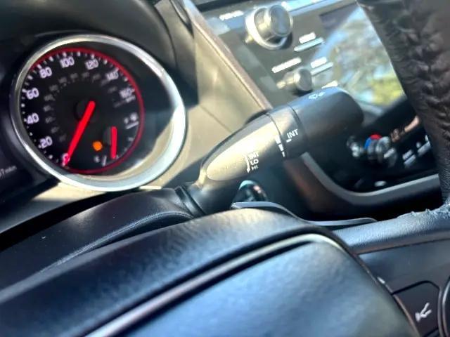 Photo of 2019 Wind Chill Pearl/Midnight Black Metallic Toyota Camry