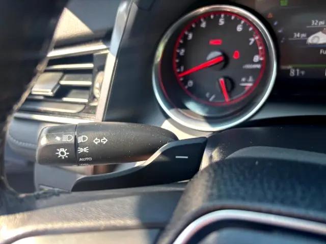 Photo of 2019 Wind Chill Pearl/Midnight Black Metallic Toyota Camry