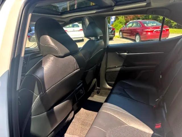 Photo of 2019 Wind Chill Pearl/Midnight Black Metallic Toyota Camry