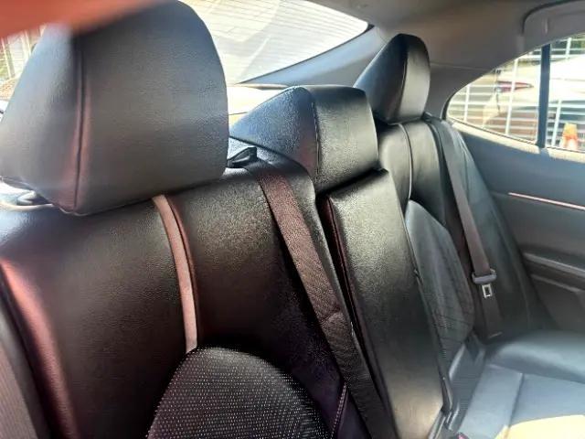 Photo of 2019 Wind Chill Pearl/Midnight Black Metallic Toyota Camry