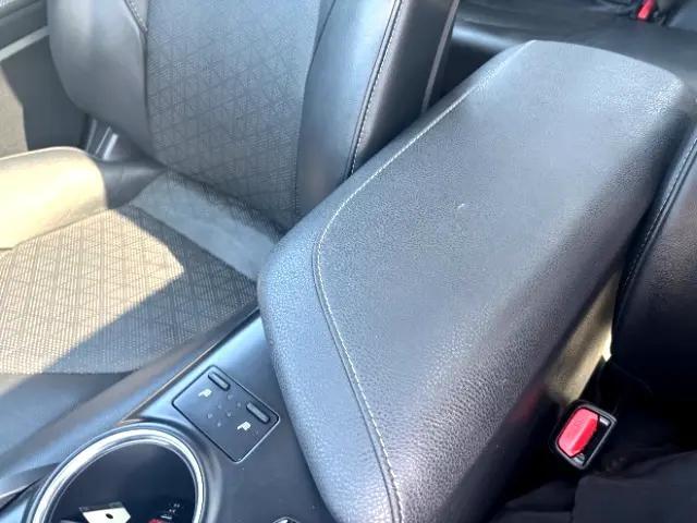 Photo of 2019 Wind Chill Pearl/Midnight Black Metallic Toyota Camry