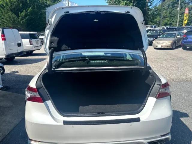 Photo of 2019 Wind Chill Pearl/Midnight Black Metallic Toyota Camry