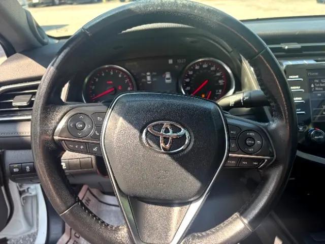 Photo of 2019 Wind Chill Pearl/Midnight Black Metallic Toyota Camry