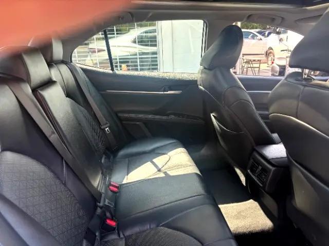 Photo of 2019 Wind Chill Pearl/Midnight Black Metallic Toyota Camry