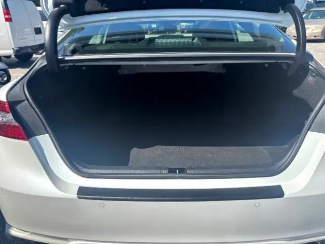Photo of 2019 Wind Chill Pearl/Midnight Black Metallic Toyota Camry