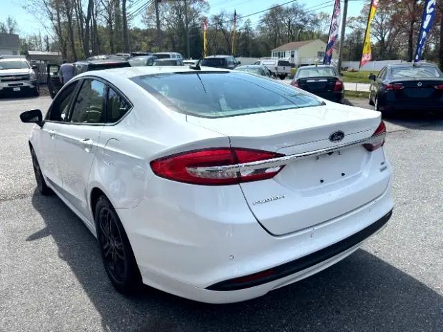 Photo of 2018 Oxford White Ford Fusion