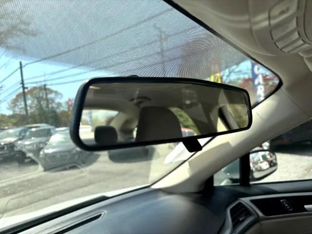 Photo of 2018 Oxford White Ford Fusion