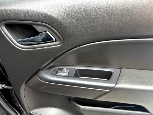 Photo of 2019 Black Chevrolet Colorado
