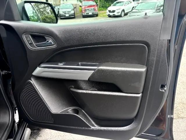 Photo of 2019 Black Chevrolet Colorado