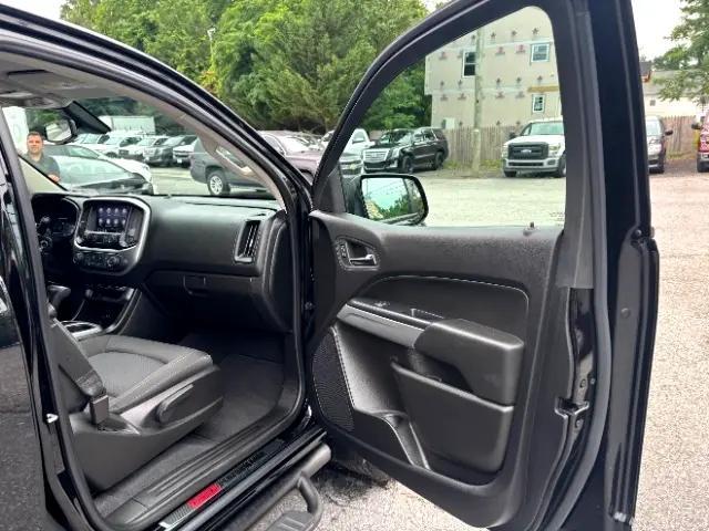 Photo of 2019 Black Chevrolet Colorado