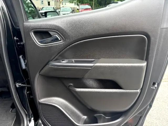 Photo of 2019 Black Chevrolet Colorado