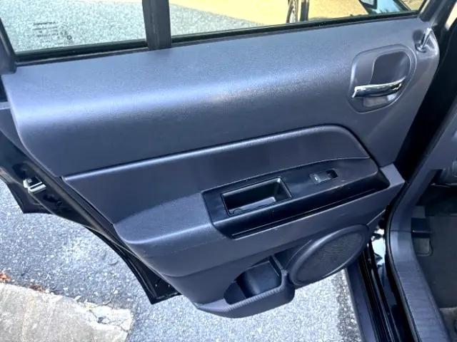 Photo of 2017 Black Clearcoat Jeep Patriot