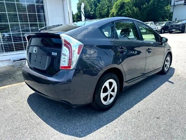 Photo of 2015 Winter Gray Metallic Toyota Prius