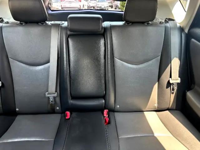 Photo of 2015 Winter Gray Metallic Toyota Prius