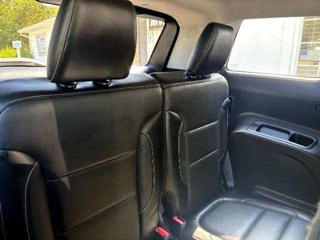 Photo of 2019 White Frost Tricoat GMC Acadia