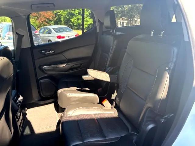 Photo of 2019 White Frost Tricoat GMC Acadia