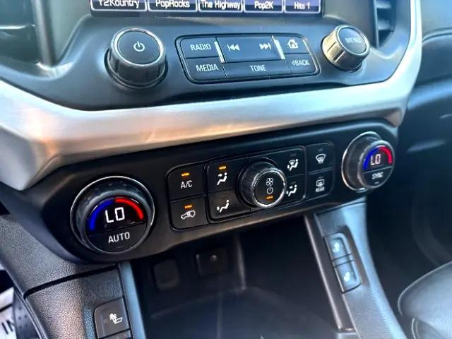 Photo of 2019 White Frost Tricoat GMC Acadia