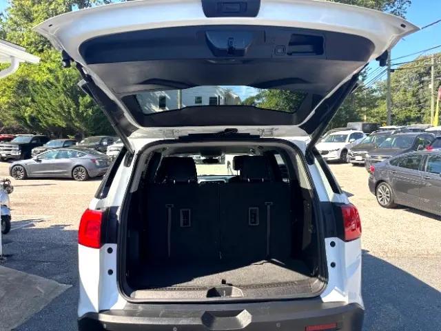 Photo of 2019 White Frost Tricoat GMC Acadia
