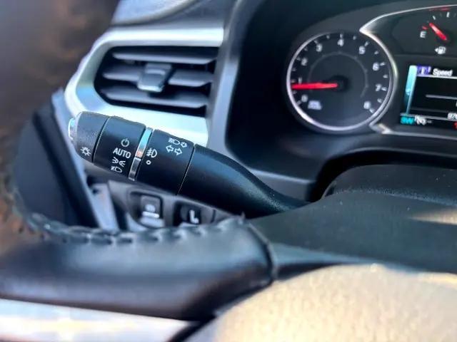 Photo of 2019 White Frost Tricoat GMC Acadia
