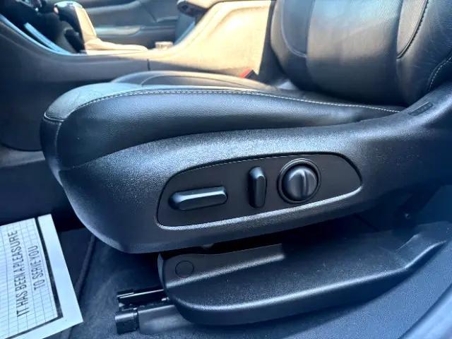 Photo of 2019 White Frost Tricoat GMC Acadia