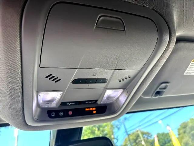 Photo of 2019 White Frost Tricoat GMC Acadia