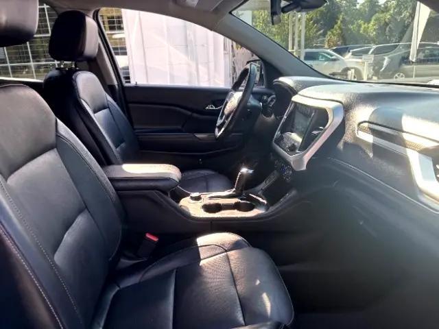 Photo of 2019 White Frost Tricoat GMC Acadia