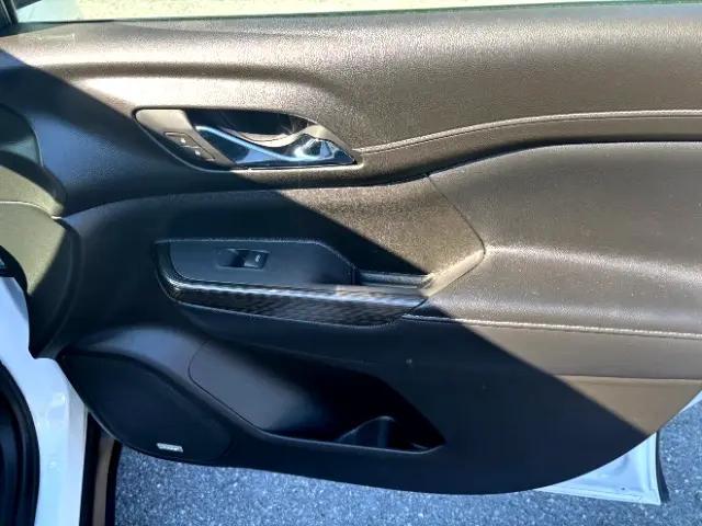 Photo of 2019 White Frost Tricoat GMC Acadia