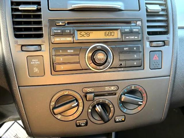 Photo of 2008 Super Black Metallic Nissan Versa