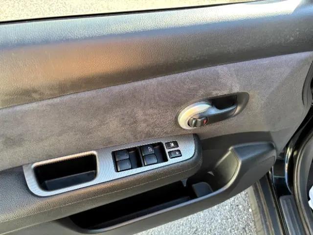 Photo of 2008 Super Black Metallic Nissan Versa
