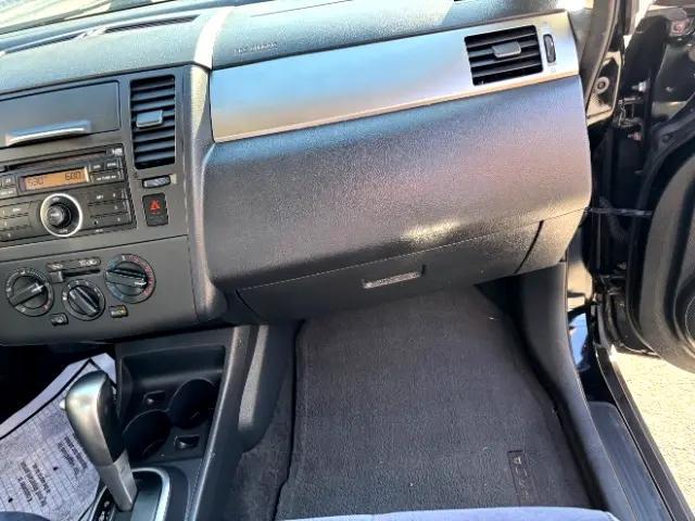 Photo of 2008 Super Black Metallic Nissan Versa