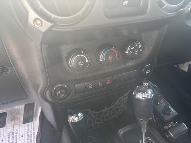 Photo of 2014 Bright White Clearcoat Jeep Wrangler Unlimited