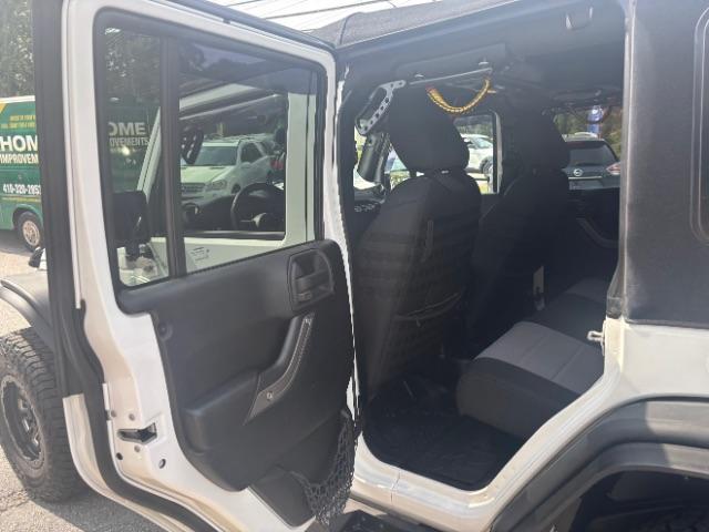 Photo of 2014 Bright White Clearcoat Jeep Wrangler Unlimited