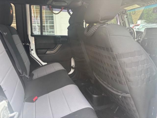Photo of 2014 Bright White Clearcoat Jeep Wrangler Unlimited
