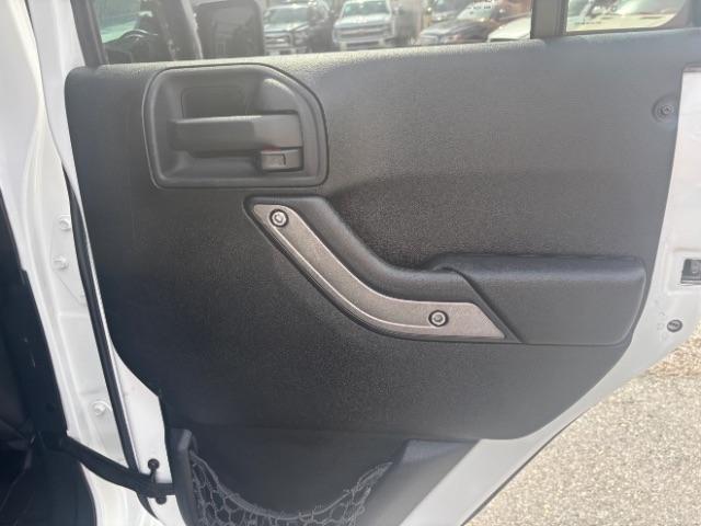 Photo of 2014 Bright White Clearcoat Jeep Wrangler Unlimited