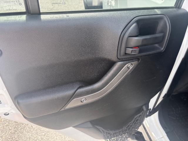 Photo of 2014 Bright White Clearcoat Jeep Wrangler Unlimited