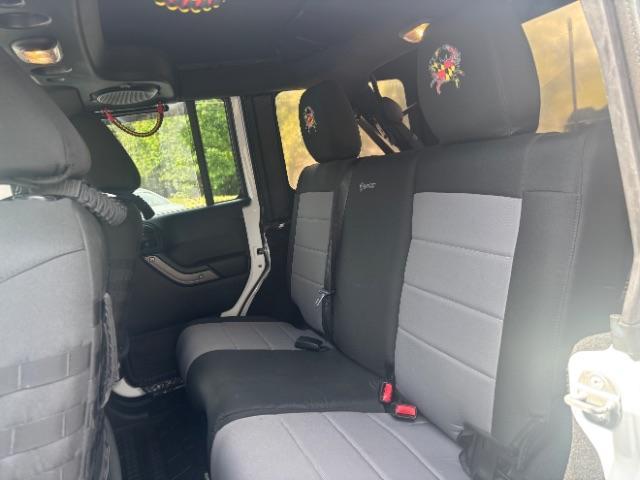 Photo of 2014 Bright White Clearcoat Jeep Wrangler Unlimited