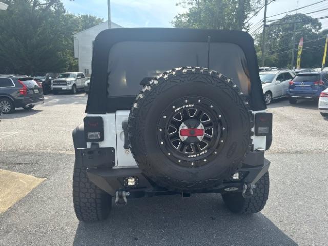 Photo of 2014 Bright White Clearcoat Jeep Wrangler Unlimited