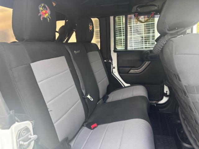 Photo of 2014 Bright White Clearcoat Jeep Wrangler Unlimited