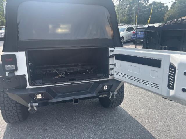 Photo of 2014 Bright White Clearcoat Jeep Wrangler Unlimited