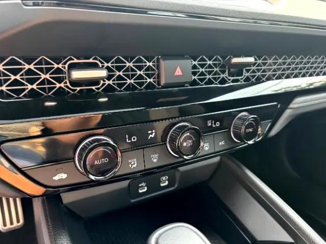 Photo of 2024 Platinum White Pearl Honda Accord Hybrid