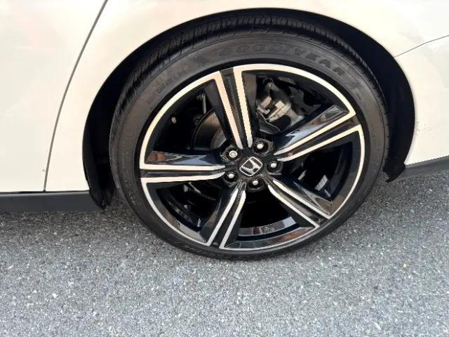 Photo of 2024 Platinum White Pearl Honda Accord Hybrid