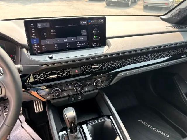 Photo of 2024 Platinum White Pearl Honda Accord Hybrid