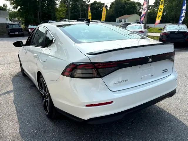 Photo of 2024 Platinum White Pearl Honda Accord Hybrid