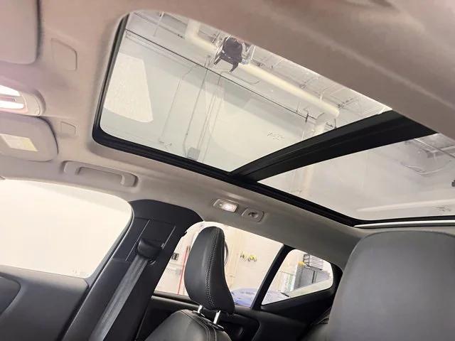 Photo of 2024 Onyx Black Metallic Volvo XC40